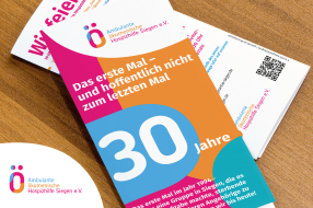 Eine Broschüre zum 30-jährigen Jubiläum der Ambulanten Ökumenischen Hospizhilfe Siegen e.V. mit buntem Design.